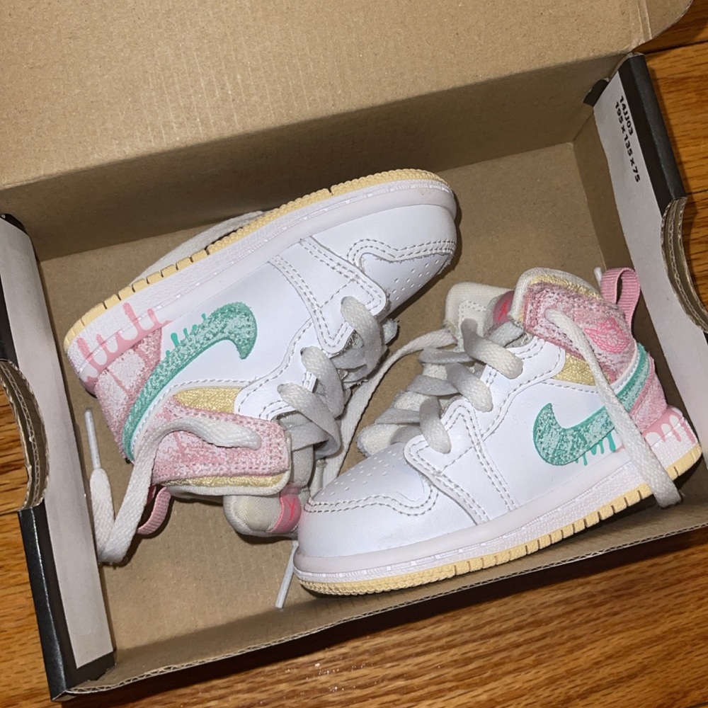 Ice Cream Jordan 1’s. Worn TWICE.